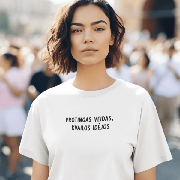 Moteriški marškinėliai „Protingas veidas, kvailos idėjos" – Balta