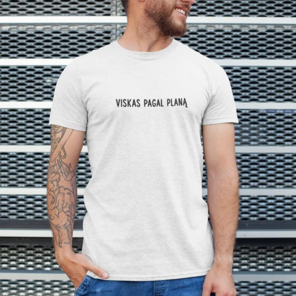 Vyriški marškinėliai „Viskas pagal planą" – Balta